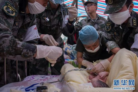 4��23�գ�«ɽ��̫ƽ����ʱ����ҽԺ�ڣ�ҽ��Ϊ����Ӥ��������������