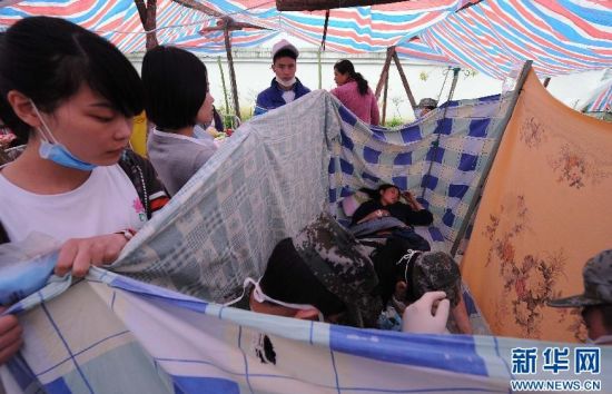 4��23�գ�«ɽ��̫ƽ����ʱ����ҽԺ�ڣ�ҽ����Ա���и�����������