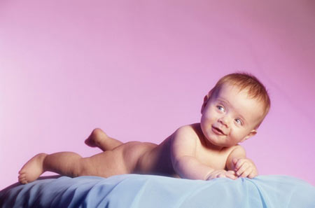 怎样护理发烧中的宝宝(图)