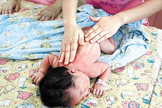 ����(�滺��������) �������򸧴���ָ����£���ڱ����ı������Լ�׵Ϊ���ߣ�˫���뼹׵��ֱ�ǣ��Ա����ľ����������ḧ������ļ�����������Сƨ�ɡ��ڱ��Ϸַ��ֺϺϡ�