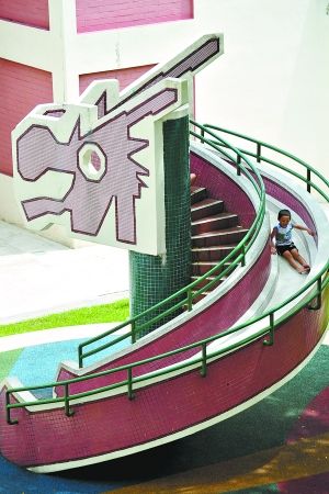 һ����ͯ�����ֳ��滬�ݡ� �»���ͼ