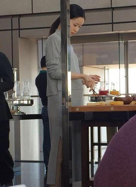 奶茶妹妹章泽天孕期外出 奶茶妹妹章泽天孕期外出