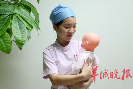 4个月以后的婴儿可以这样抱 4个月以后的婴儿可以这样抱