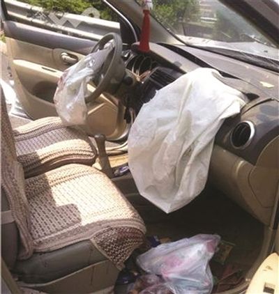 �������  ����2014��5�£�G40���¸��ٹ�·��ͨ���ڣ�����������ײ��һ��2���к���ĸ�ױ����ڸ���ʻλ�ã�����¹ʵ���С����ĸ�ײ�ͬ�̶����ˡ�